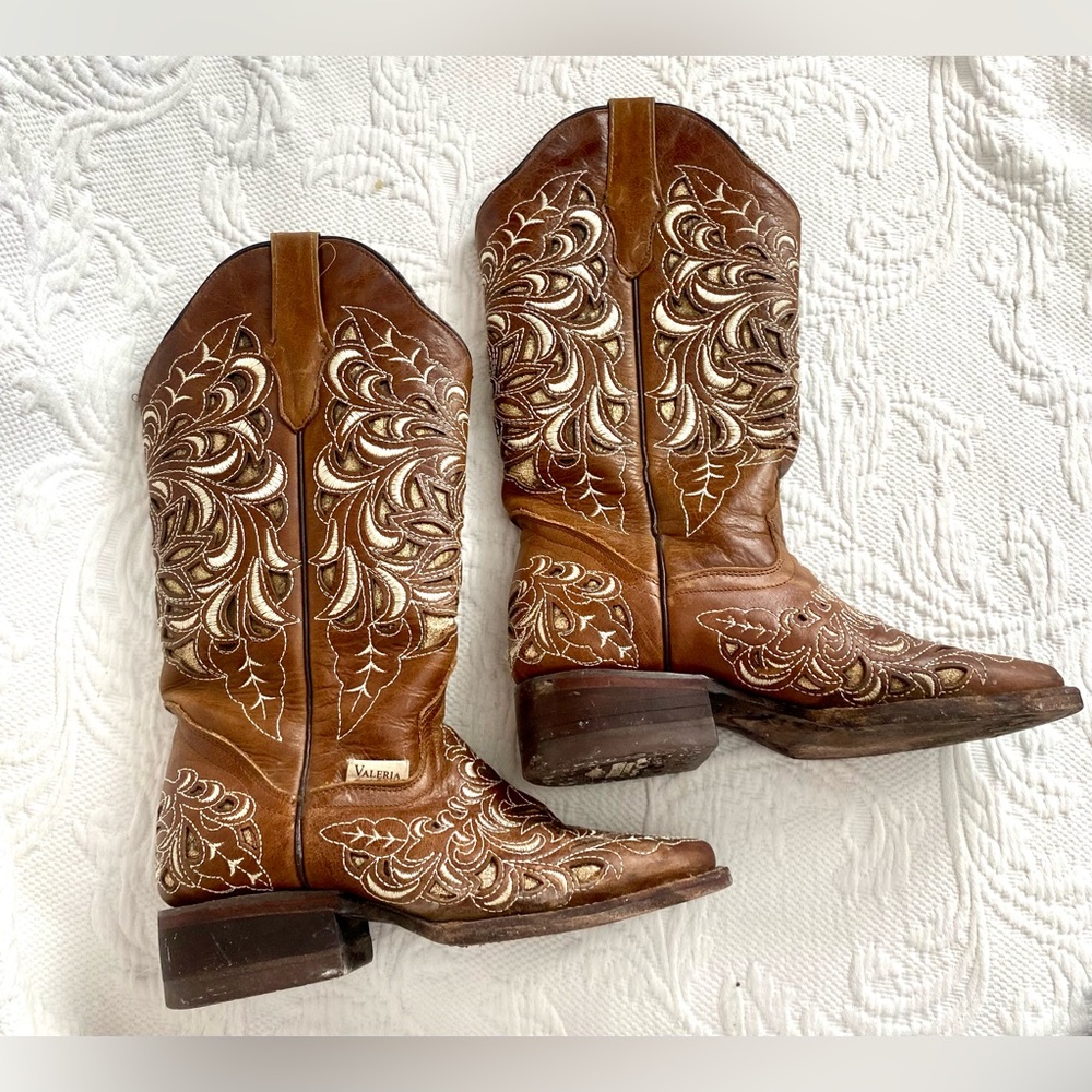 VALERIA Women's Brown Embroidered Leather Heeled Cowboy Boots